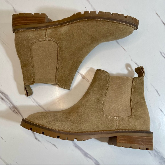 Steve Madden Leopold Women's 7 Oatmeal Suede Round Toe Ankle Chelsea LION310 - Picture 3 of 10